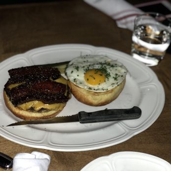 Au Cheval - The single burger with Egg and bacon - Bars Near Me - Chicago, Illinois Au Cheval - The single burger with Egg and bacon - Bars Near Me - Chicago, Illinois