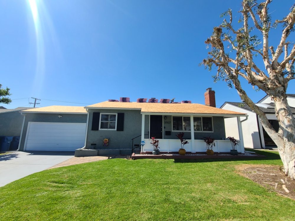 Slide of CAL Roofing Expert