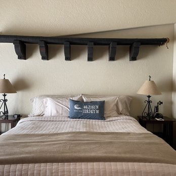Desert Wind - Bedroom - Wine Tasting Room Near Me - Prosser, Washington Desert Wind - Bedroom - Wine Tasting Room Near Me - Prosser, Washington