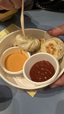 Eat Momo by null