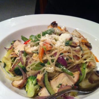 Red Cranberries Restaurant - Pasta with chicken tenders and fresh vegetables in white wine sauce. - Restaurants Near Me - Toronto, Ontario