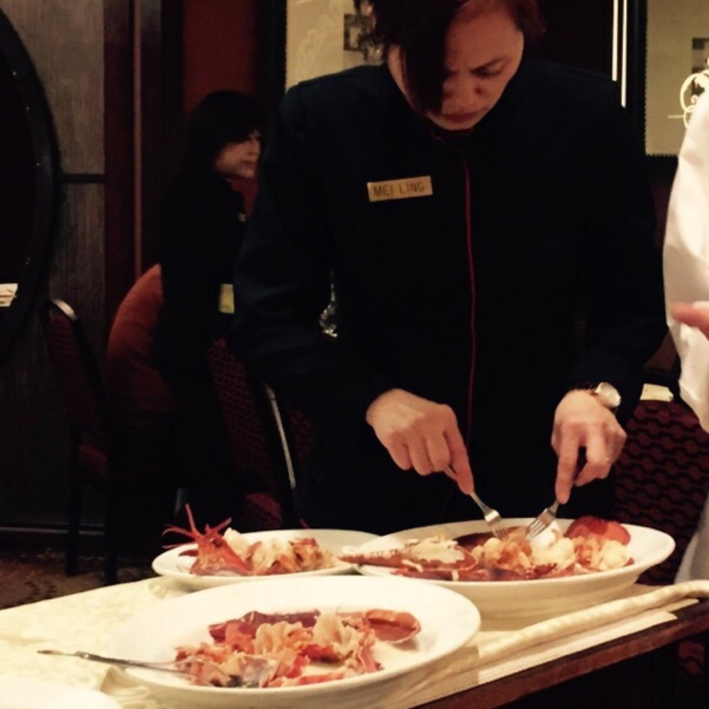 Golden Dynasty - De-shelling lots of lobsters - Chinese Near Me - Atlantic City, New Jersey