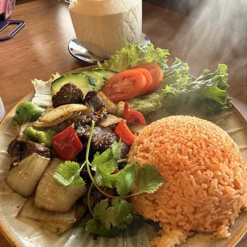 Me’s Kitchen - Filet mignon plate - Vietnamese Near Me - Sacramento, California Me’s Kitchen - Filet mignon plate - Vietnamese Near Me - Sacramento, California