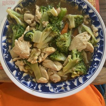 Long Dragon - Chicken broccoli, included side of rice that's not pictured - Chinese Near Me - Farmington, New Mexico Long Dragon - Chicken broccoli, included side of rice that's not pictured - Chinese Near Me - Farmington, New Mexico