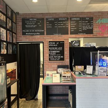Melted Vinyl Coffee - Interior - Coffee & Tea Near Me - Brea, California