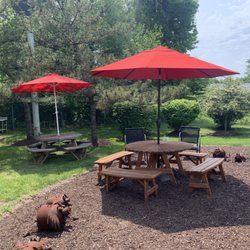 Harbor Que BBQ - Outdoor seating only