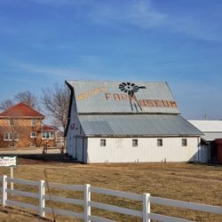 Wisecup Farm Museum - Farm museum barn and residence
