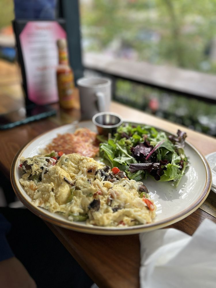 Social spots from Dreamland Bar & Diner