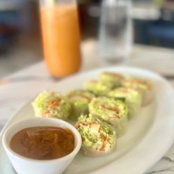 Nutnapat Aroy Thai - Vegetarian Fresh Spring Rill with Peanut Sauce