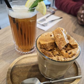 Karkumi Cafe - Iced Lychee Tea and Honeycomb Latte - Cafes Near Me - Scarborough, Ontario