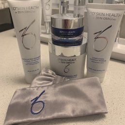 Step one: Exfoliating Cleaner, Exfoliating Polish and Complexion Renewal Pads and lastly Complexion Clear mask. Step one: Exfoliating Cleaner, Exfoliating Polish and Complexion Renewal Pads and lastly Complexion Clear mask.