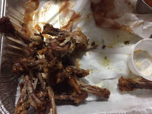 Haywood Lounge Best wings AVL. by null