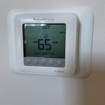 Hotel Dryce - Thermostat set at 72 says 65 still chilly when we got up - Lounges Near Me - Fort Worth, Texas