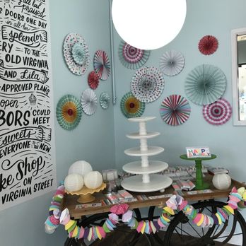Cupcakin' Bake Shop - Festive décor for their grand opening at Cupcakin' Bake Shop in Berkeley. - Bakeries Near Me - Berkeley, California Cupcakin' Bake Shop - Festive décor for their grand opening at Cupcakin' Bake Shop in Berkeley. - Bakeries Near Me - Berkeley, California