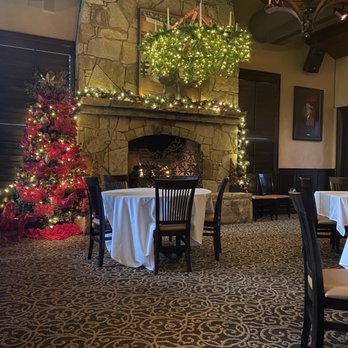 Steiner Ranch Steakhouse - Dining area - Steakhouses Near Me - Austin, Texas Steiner Ranch Steakhouse - Dining area - Steakhouses Near Me - Austin, Texas