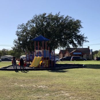 Flournoy Park - Playground - Parks Near Me - Beeville, Texas