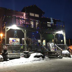 CL Gas - Decorated for the holidays