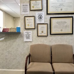 Lamberti David J - Clean waiting area.