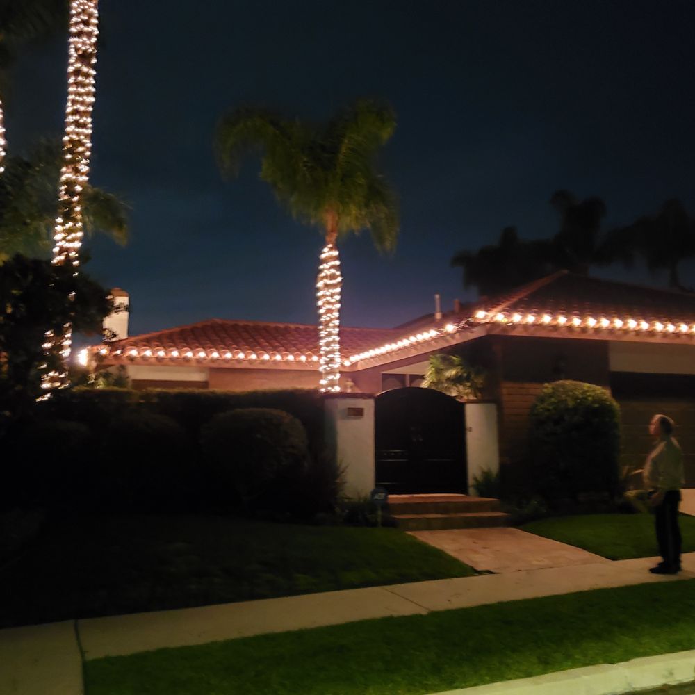 Munoz Christmas Lights - Holiday Decorating Services Near Me Munoz Christmas Lights - Holiday Decorating Services Near Me