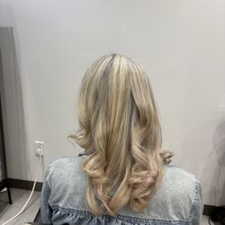 Marima Hair Studio - Platinum baby highlight