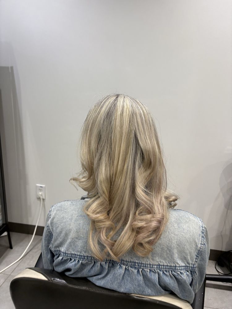 Marima Hair Studio Logo