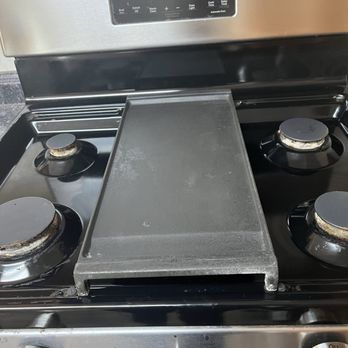 C’s Cleaning Solutions - Stovetop after cleaning - Home Cleaning Near Me - Collegedale, Tennessee