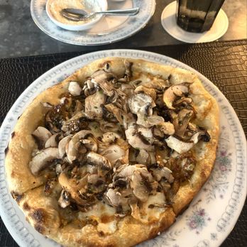 Gianna Restaurant - MUSHROOM PIZZETTA - Wine Bars Near Me - New Orleans, Louisiana Gianna Restaurant - MUSHROOM PIZZETTA - Wine Bars Near Me - New Orleans, Louisiana