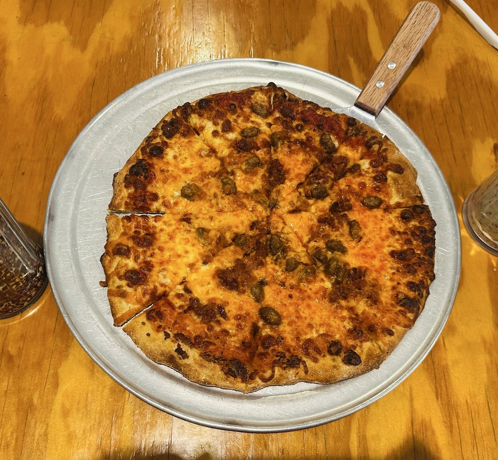 Fox's Pizza Logo
