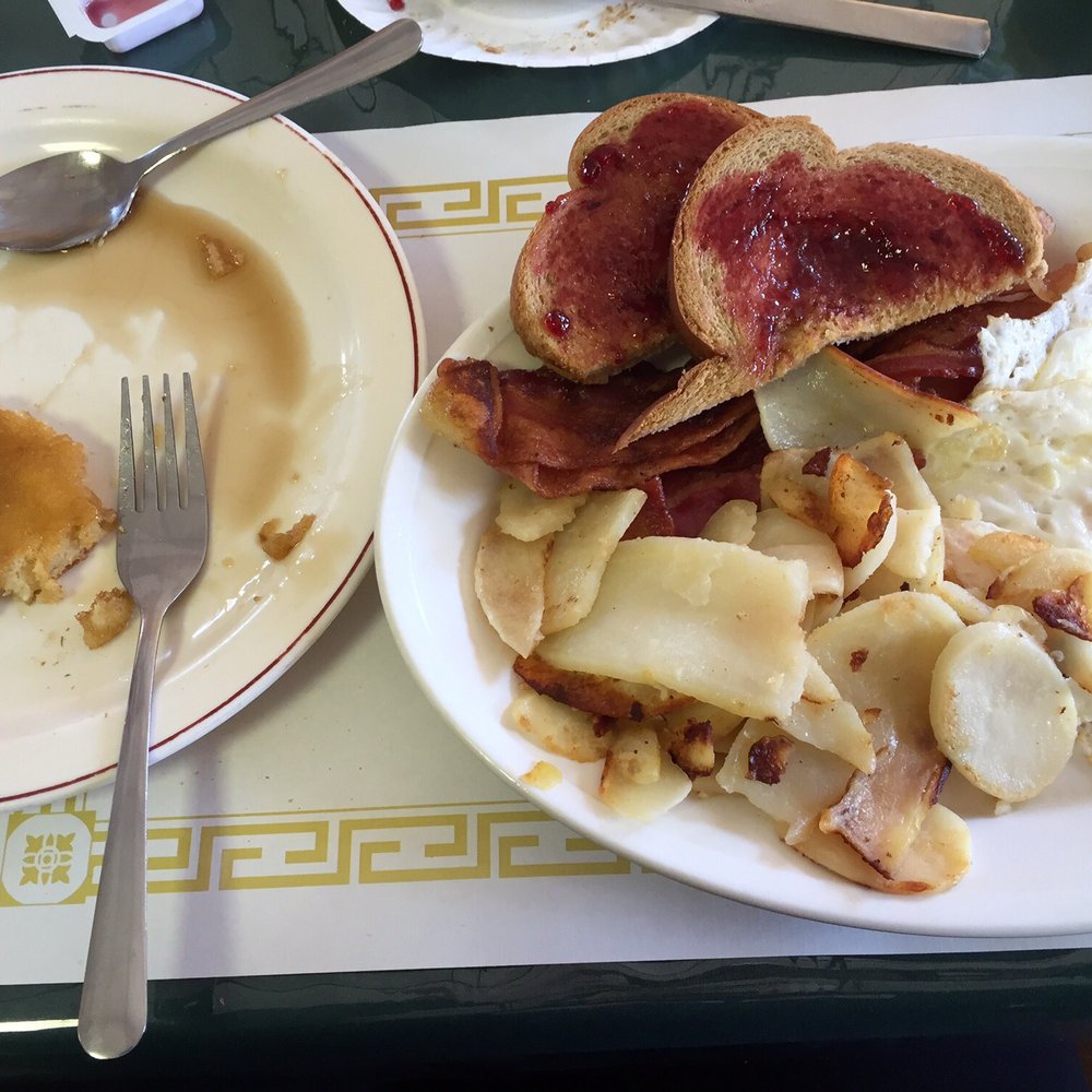 Breakfast special / bacon and pancakes ! These pancakes were super tasty!! Breakfast special / bacon and pancakes ! These pancakes were super tasty!!