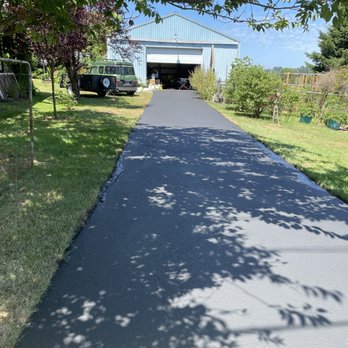 Black Rock Sealcoating - barn driveway - Masonry/Concrete Near Me Black Rock Sealcoating - barn driveway - Masonry/Concrete Near Me