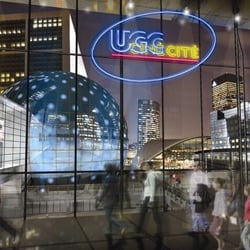 UGC Ciné Cité La Défense - Bée vitrée a l'intérieur du cinéma