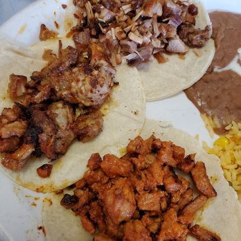 El Maguey Taquero Mucho - Al pastor, borrego, carnitas on top - Mexican Near Me - Miami, Florida El Maguey Taquero Mucho - Al pastor, borrego, carnitas on top - Mexican Near Me - Miami, Florida