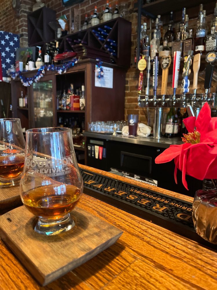 TEDDY’S BOURBON BAR Updated September 2024 10 Reviews 166 W Main
