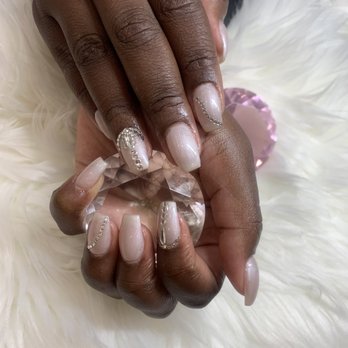 Sunflower Nails - Gel nail with nail art - Nail Salons Near Me - Alexandria, Virginia