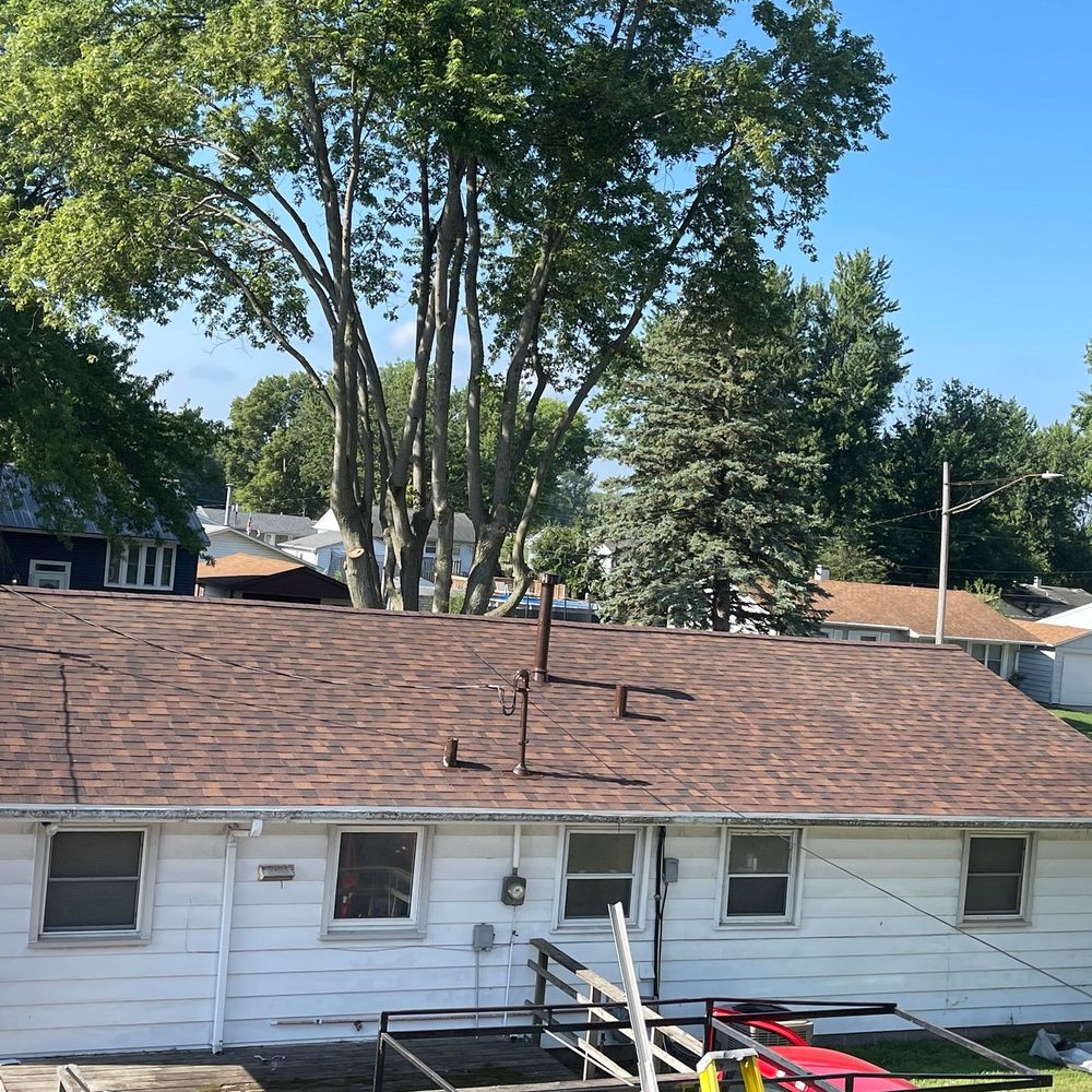 Crew Roofing & Siding - Roofing Near Me - Colona, Illinois Crew Roofing & Siding - Roofing Near Me - Colona, Illinois