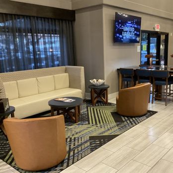 Holiday Inn Express Prescott - Plenty of room in the lobby to relax before/after checking in or eating breakfast - Hotels Near Me - Prescott, Arizona Holiday Inn Express Prescott - Plenty of room in the lobby to relax before/after checking in or eating breakfast - Hotels Near Me - Prescott, Arizona