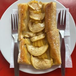 Popular da Bica - Apple pastry