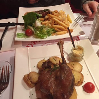 Le Cardinal - Both mains - Sports Bars Near Me - Paris, 75 Le Cardinal - Both mains - Sports Bars Near Me - Paris, 75