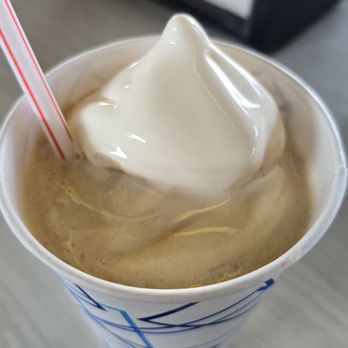 Charlie's Drive-In - Root beer float - American Near Me - Hortonville, Wisconsin