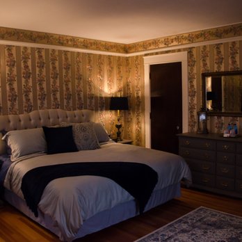 Grand Colonial Bed and Breakfast - Kingsland Room - Bed & Breakfast Near Me - Herkimer, New York Grand Colonial Bed and Breakfast - Kingsland Room - Bed & Breakfast Near Me - Herkimer, New York