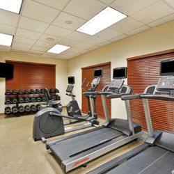 Hilton Garden Inn Ridgefield Park - Health club  fitness center  gym