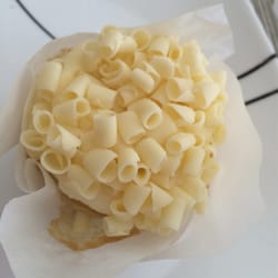 Chez Cake Bakery - White chocolate cupcake