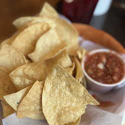 Roberto's Cafe - UNLIMITED chips and salsa