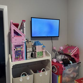 Hand and Hammer - Tv mounted! - TV Mounting Near Me - Philadelphia, Pennsylvania Hand and Hammer - Tv mounted! - TV Mounting Near Me - Philadelphia, Pennsylvania