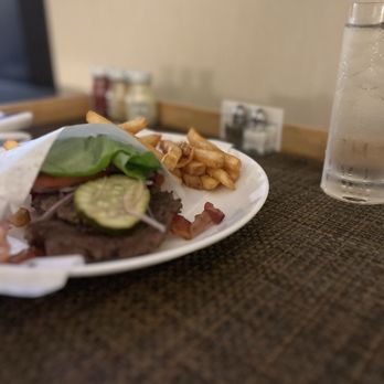 JW Marriott Chicago - Room service - Hotels Near Me - Chicago, Illinois