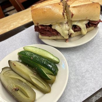 Katz's Delicatessen - Pastrami sandwich - Delis Near Me - New York, New York