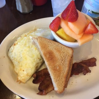Highlands - Morning glory? Egg white omelet w/ mushrooms tomatoes cheese spinach ......bacon & fruit - Coffee & Tea Near Me - Washington, DC, District of Columbia
