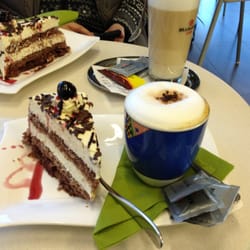 Eis Café Da Claudio 2 - Cappuccino und "Schwarzwälder" in trauter Tellergemeinschaft ;)