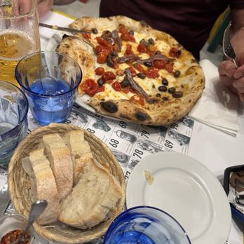 'O Munaciello - White Pizza with Cherry Tomatoes Kalamata Olives and Mushrooms - Pizza Near Me - Miami, Florida 'O Munaciello - White Pizza with Cherry Tomatoes Kalamata Olives and Mushrooms - Pizza Near Me - Miami, Florida