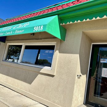 Fili's Cafe - Diners Near Me - Cudahy, Wisconsin